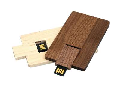 USB 2.0- флешка на 8 Гб в виде деревянной карточки с выдвижным механизмом под нанесение логотипа
