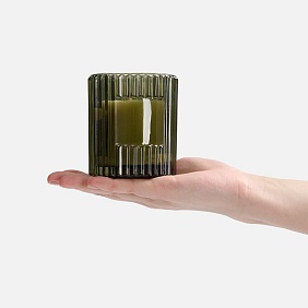 Ароматическая свеча Fragnola, ver.2, дубовый мох и пачули, зеленая с логотипом, рис. 2 — Новогодние свечи и подсвечники BIZGIFT
