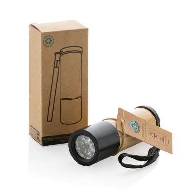 Карманный фонарик из бамбука и переработанного пластика RCS под нанесение логотипа