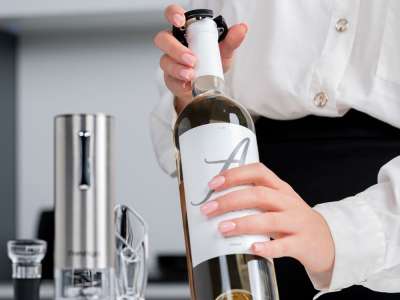 Набор для вина с автоматическим штопором Nemi под нанесение логотипа